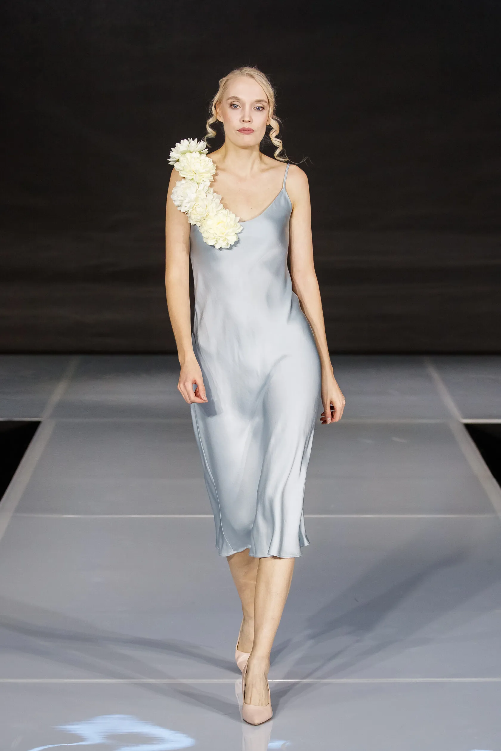Голубой образ / Pale blue look